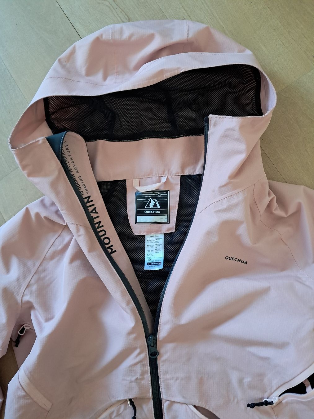 Decathlon Giacche & Cappotti: Mädchen Regenjacke Gr. 140 – Usato da Winterthur venduto da fabelwin 4