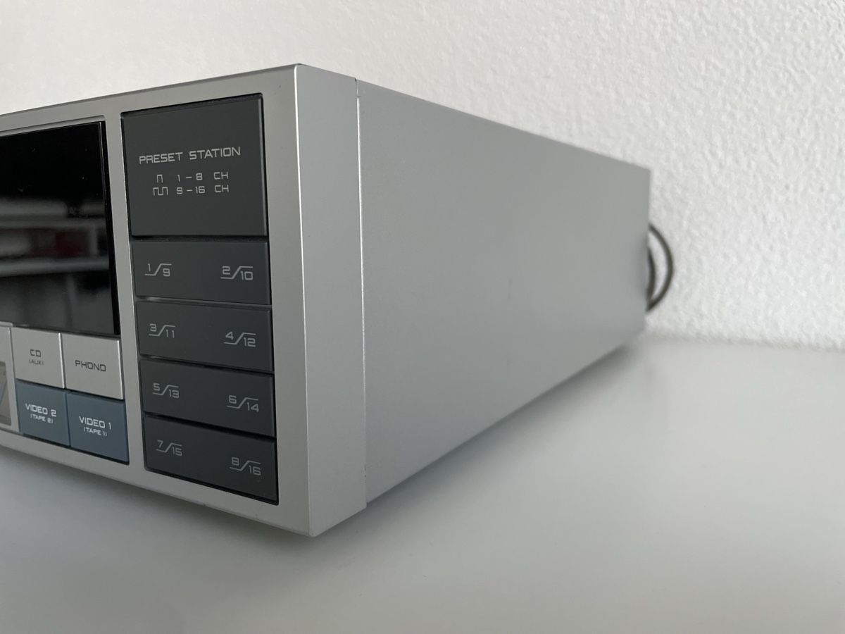 Akai Ricevitori: Akai AA V301 Reciever /Neuwertig – Nuovo (secondo la descrizione) da Freidorf TG venduto da acz_gv27 2