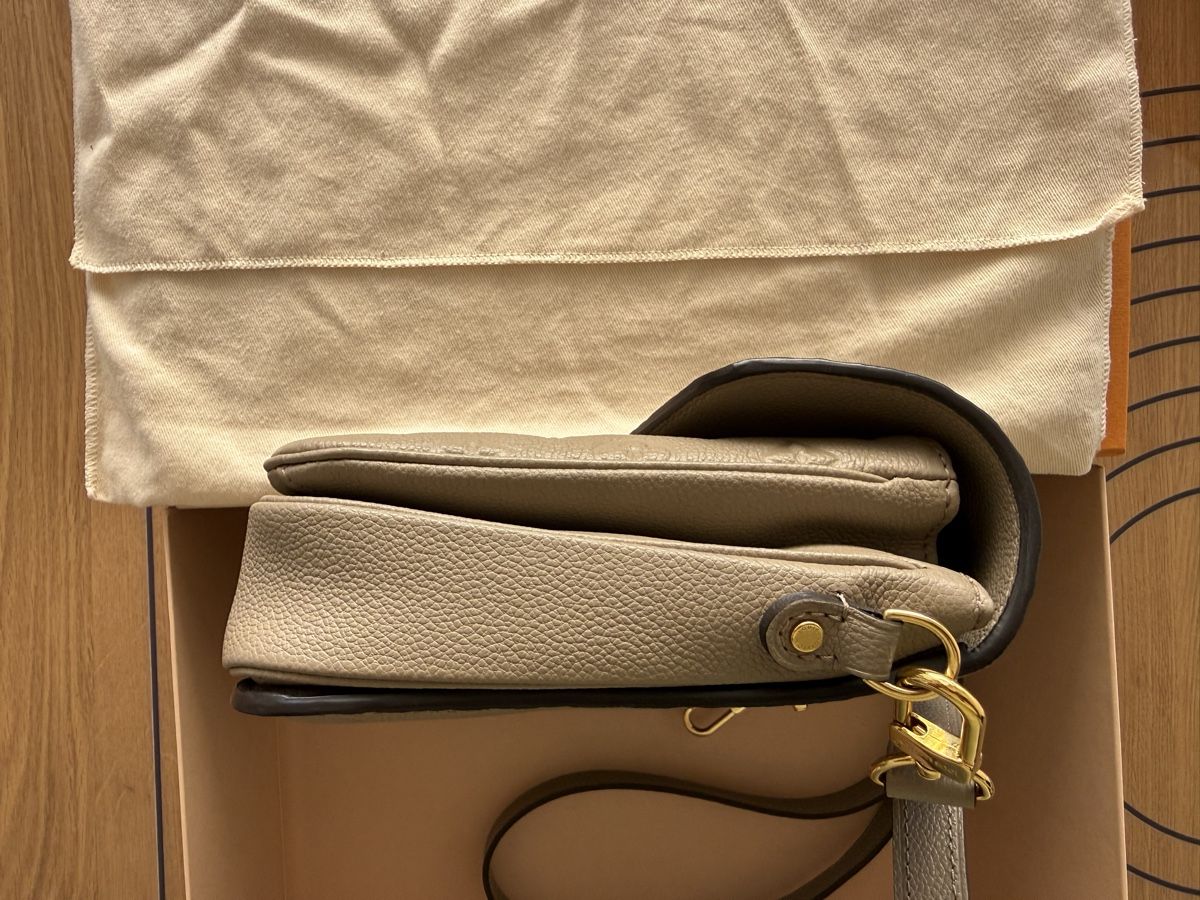 Louis Vuitton Sacs femmes: Louis Vuitton METIS Tourterelle mit Box – D'occasion à Zürich par S.N.K.R.Z 4