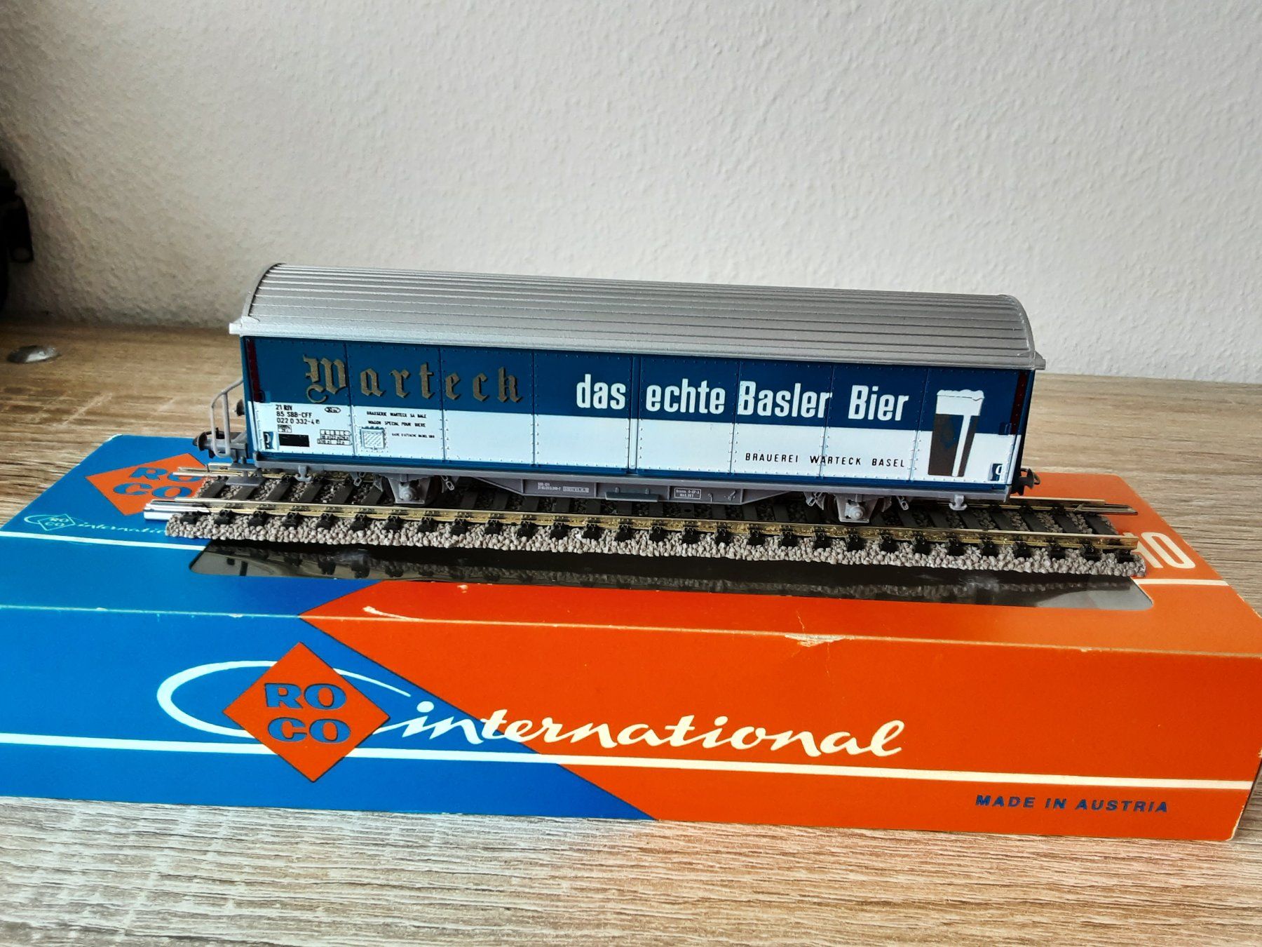 Roco Modellini di ferrovie: Roco HO 4340F Warteck das echte Basler Bier SBB Wagon m OVP – Usato da Zürich venduto da Rbaer1