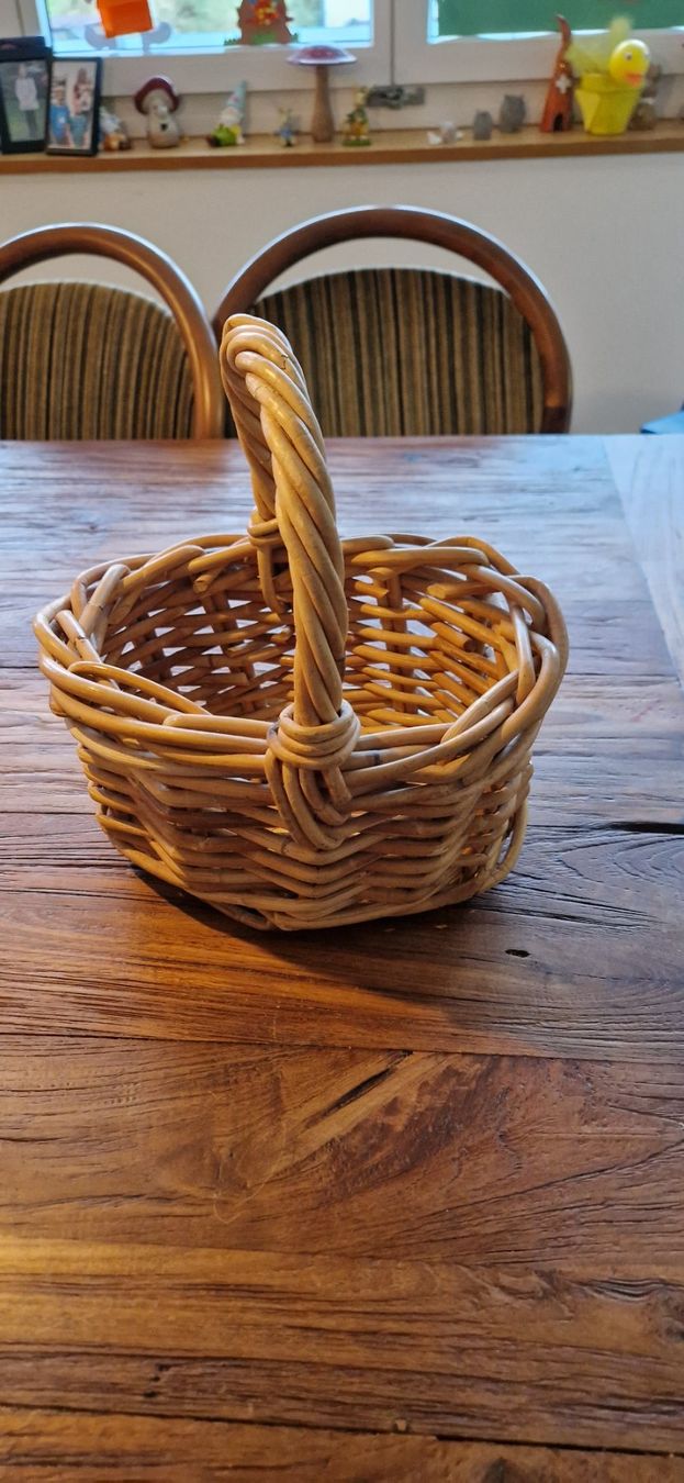 Autres articles pour la maison: kleiner süsser Korb – D'occasion à Zeiningen par rimoni