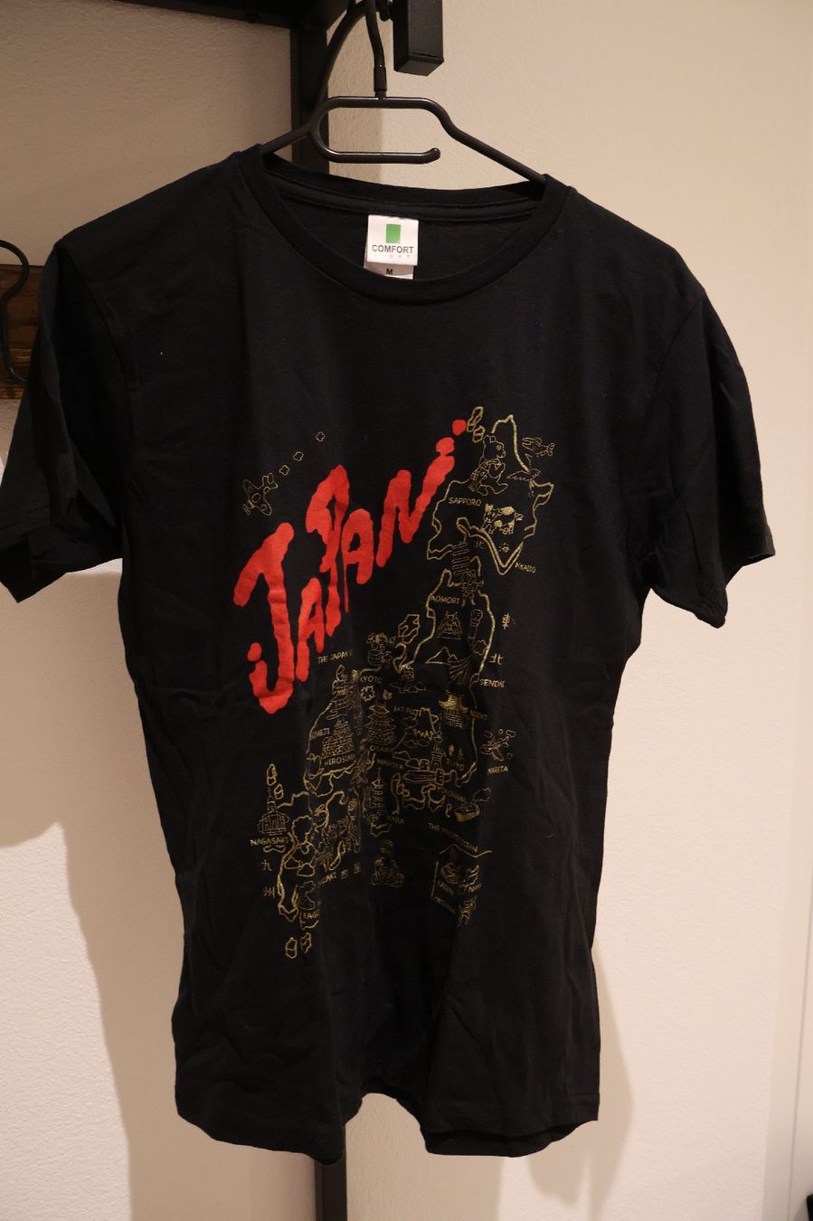 T-Shirts: Schwarzes T-Shirt "Japan" Grösse M – Neu (gemäss Beschreibung) aus Wohlen AG von enya.11