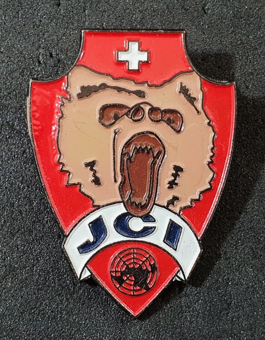 Placchette & Badge: V566 - Pin Bär Schweiz JCI – Usato da Reinach BL venduto da Boston-Verkauf