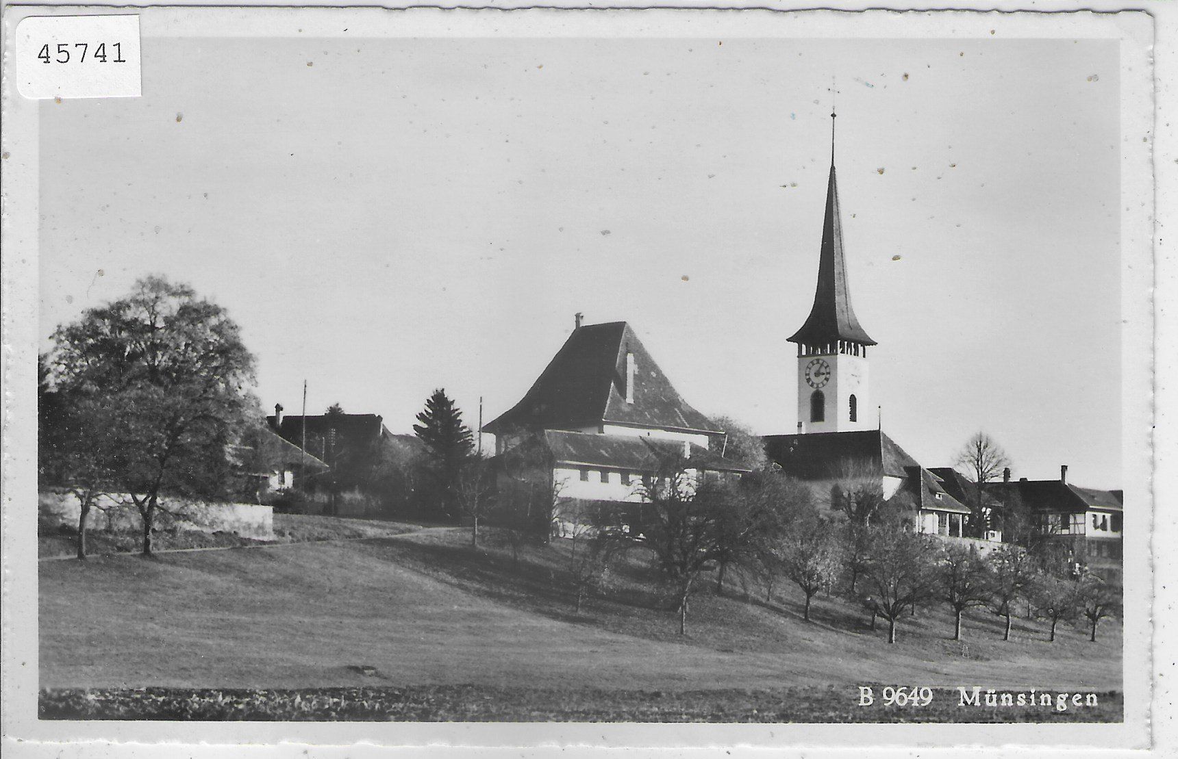 Cartoline postali: Münsingen - Pfarrhaus und Kirche – Usato da Ettingen venduto da Kartenplanet