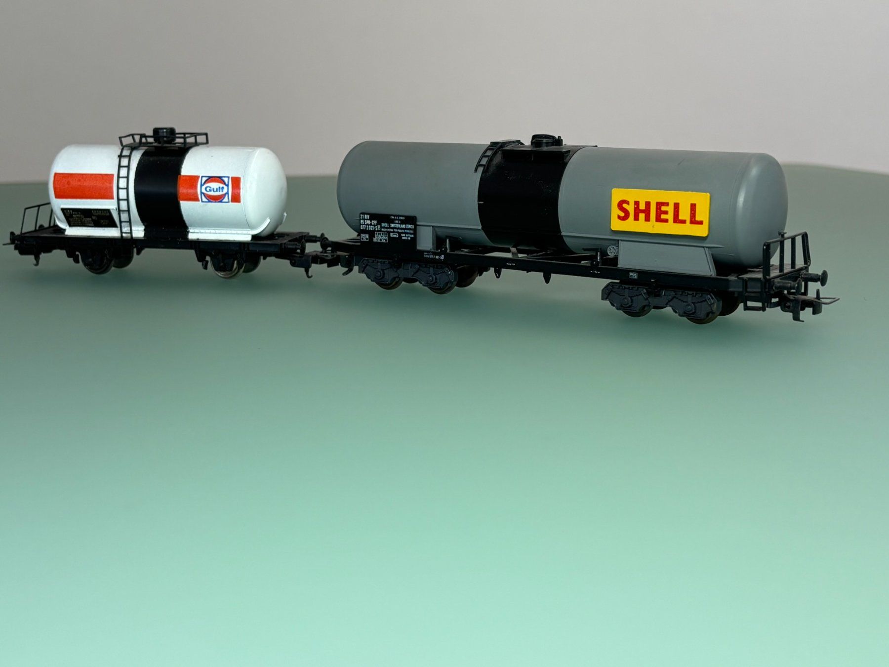 Liliput Trains électriques: SBB CFF FS  2x wagons citerne SHELL + GULF – D'occasion à Sion par lol_98vj 8