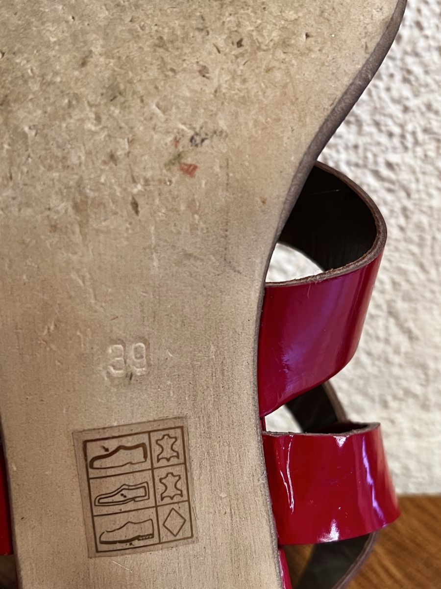 Scarpe da donna: Rote Tiziana  Lackleder Sandalen, Grösse 39 – Usato da Herznach venduto da Dalloway 3