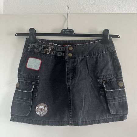 Y2K VINTAGE DARK DENIM CARGO MINISKIRT