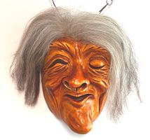 Handgeschnitzte Krienser Holzmaske, Tragmaske Kriens