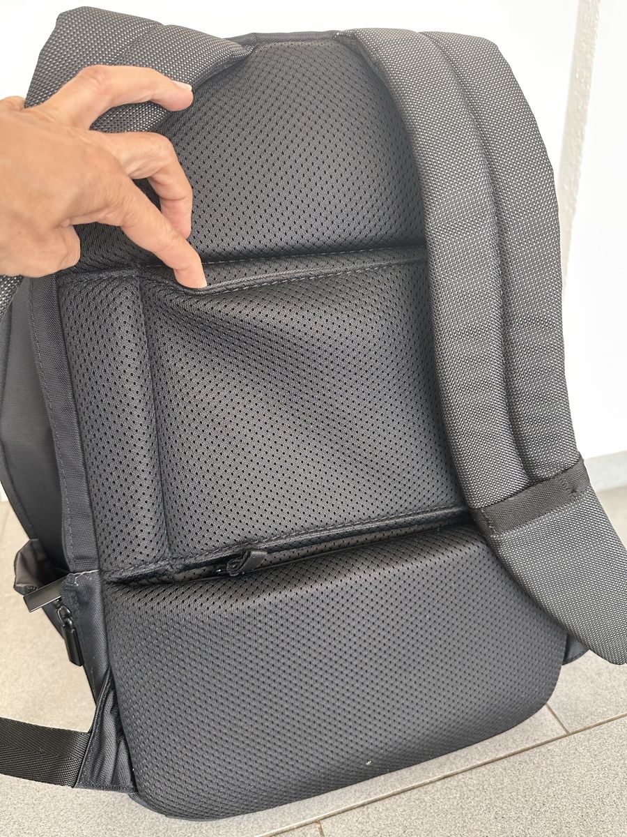 Lenovo Zaini: ThinkPad Professional Rucksack – Nuovo (secondo la descrizione) da Eschenbach SG venduto da mo_lucky 6