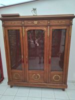 Dekorativer Mahagoni Schrank im Louis-XVI-Stil