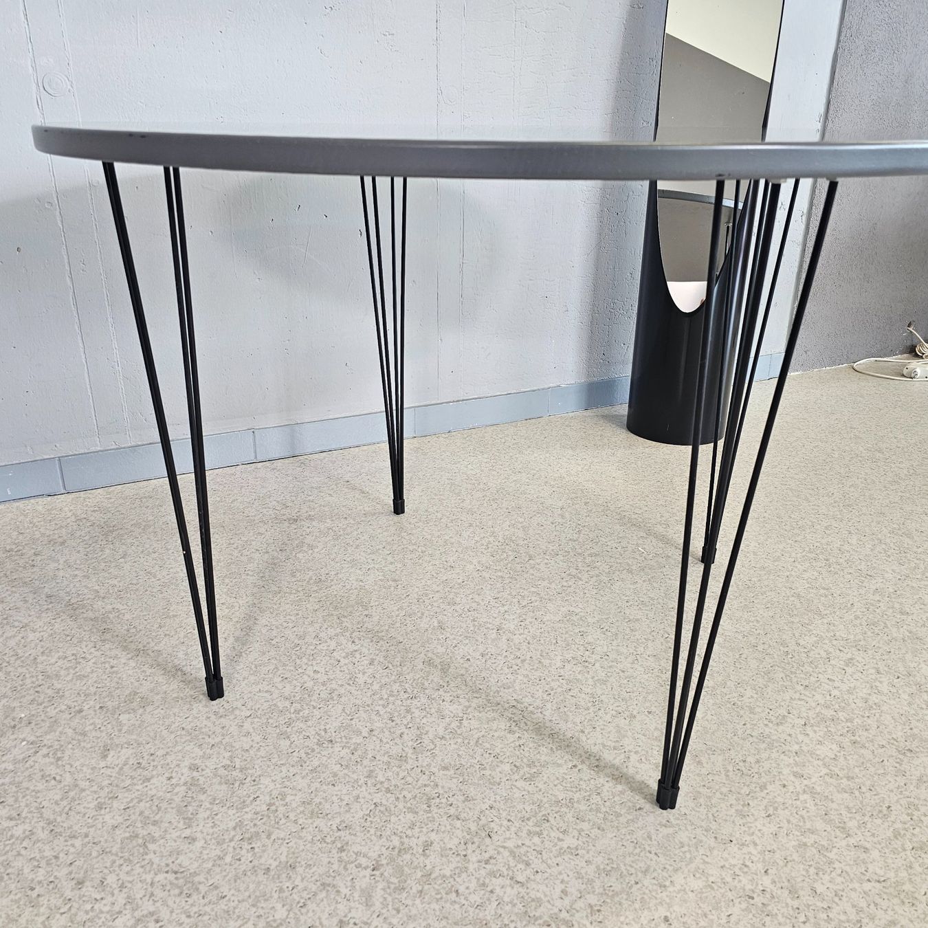 Tavoli: Vintage Hairpin Table, Dining Table, Esstisch rund 110cm – Usato da Nottwil venduto da Wondewa-Shop 4