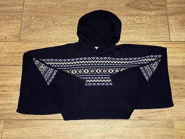 Camicette, T-shirt & Top: Poncho 5J. 104-110 – Usato da Lengnau BE venduto da Moa07 2