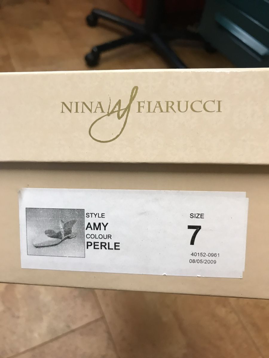 Scarpe da donna: Hochzeitsschuhe Grösse 40 – Usato da Oberentfelden venduto da Kammervogel 2
