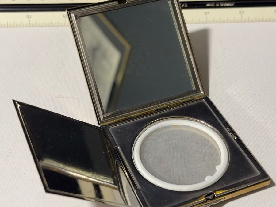 Make-up: Powder Compact, Poland 1970 – Nuovo (secondo la descrizione) da Zürich venduto da RatsTreasure 3