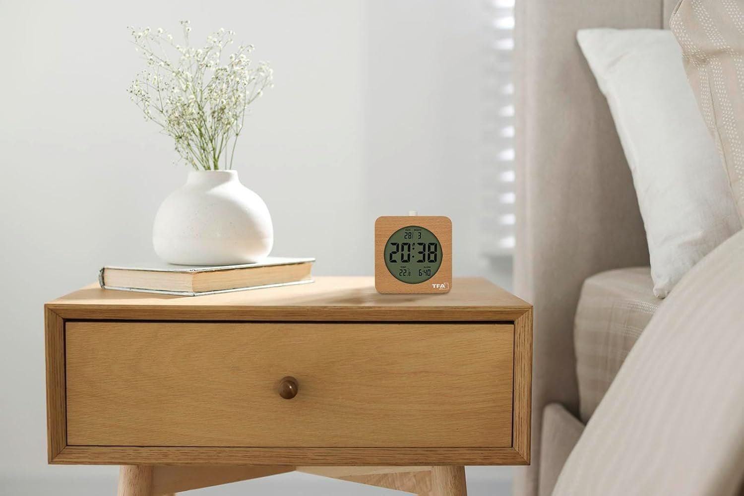 Sveglie: TFA Digitalwecker Holz mit Temperaturanzeige – Nuovo e nell'imballaggio originale da Suhr venduto da SchnapperCH 1