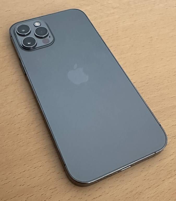 Telefoni cellulari / Smartphones: iPhone 12 Pro 256GB – Usato da Bern venduto da mailotrailo 1