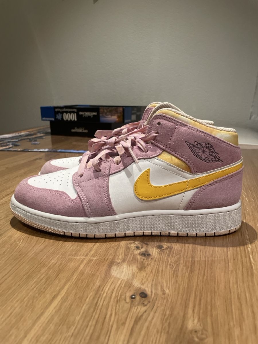 Jordan Scarpe da donna: Jordan 1 mid se arctic pink grösse: 38.5 – Nuovo (secondo la descrizione) da Niederbüren venduto da Stefanobavaro 1