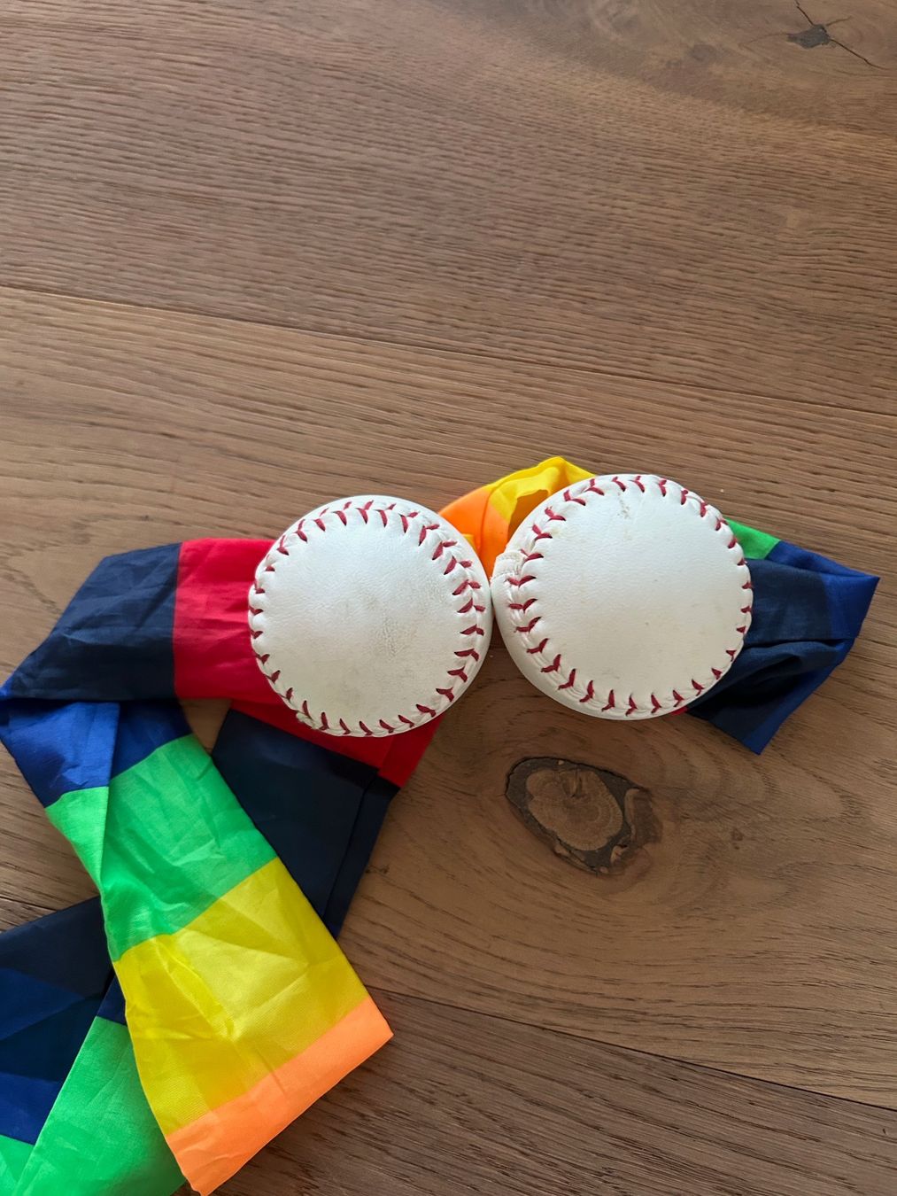 Giocattoli: Wurfbälle mit Regenbogenschweif – Usato da Zürich venduto da Aez.01 2