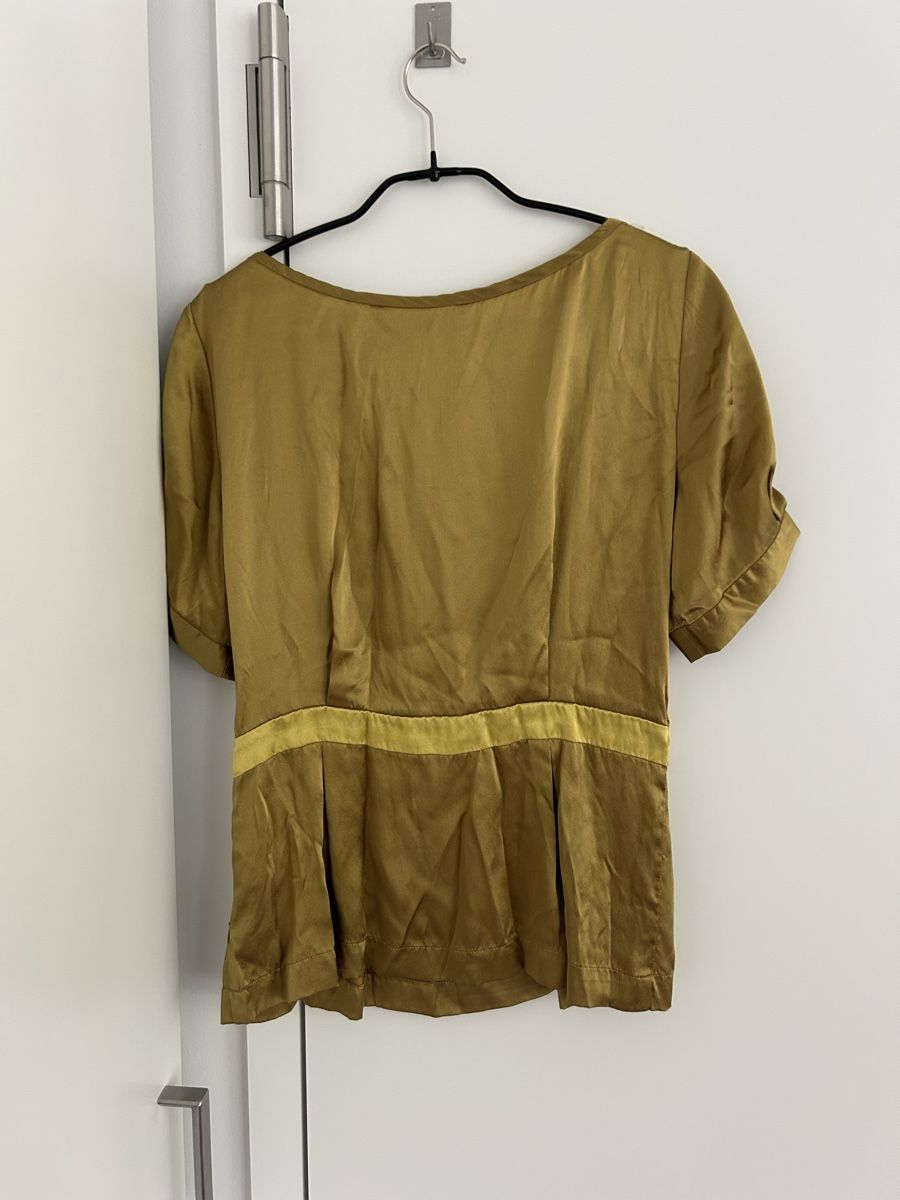 French Connection Camicette: Goldene Bluse aus Seide – Usato da Zürich venduto da Robin_zh2 1