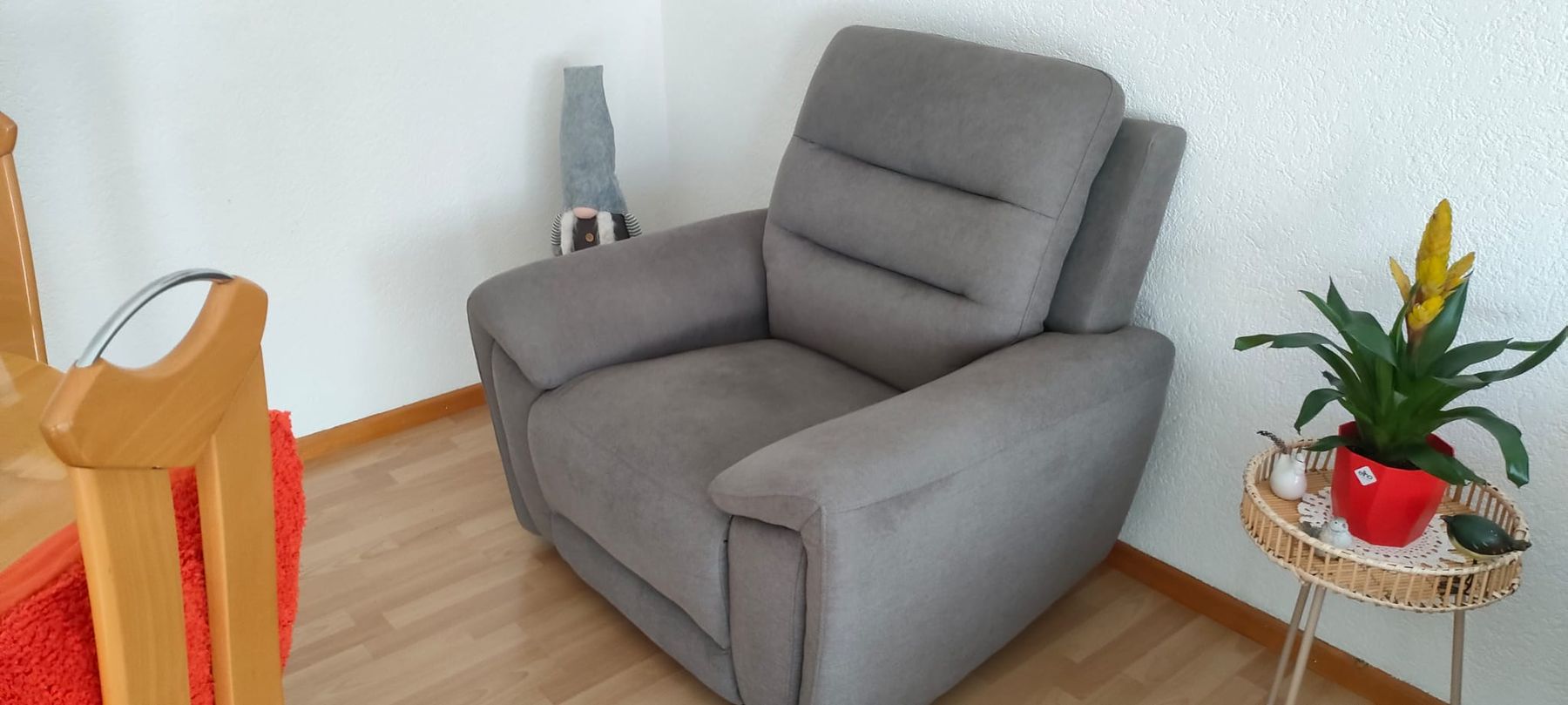 Fauteuils: Grauer Relaxsessel mit Motor – D'occasion à Münchenbuchsee par Ruth0