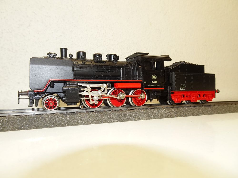 Märklin Trains électriques: Märklin Lokomotive DB Br 24 058 HO (17) – D'occasion à Luzern par Morgart1315