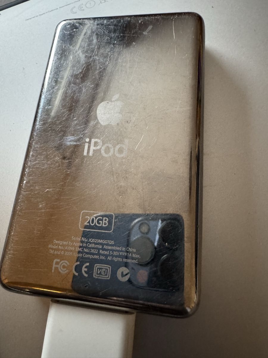 Apple Lettore multimediale portatile: iPod Classic 4 génération 20 Go Blanc Excellent État  – Usato da Biel/Bienne venduto da Baol1 3