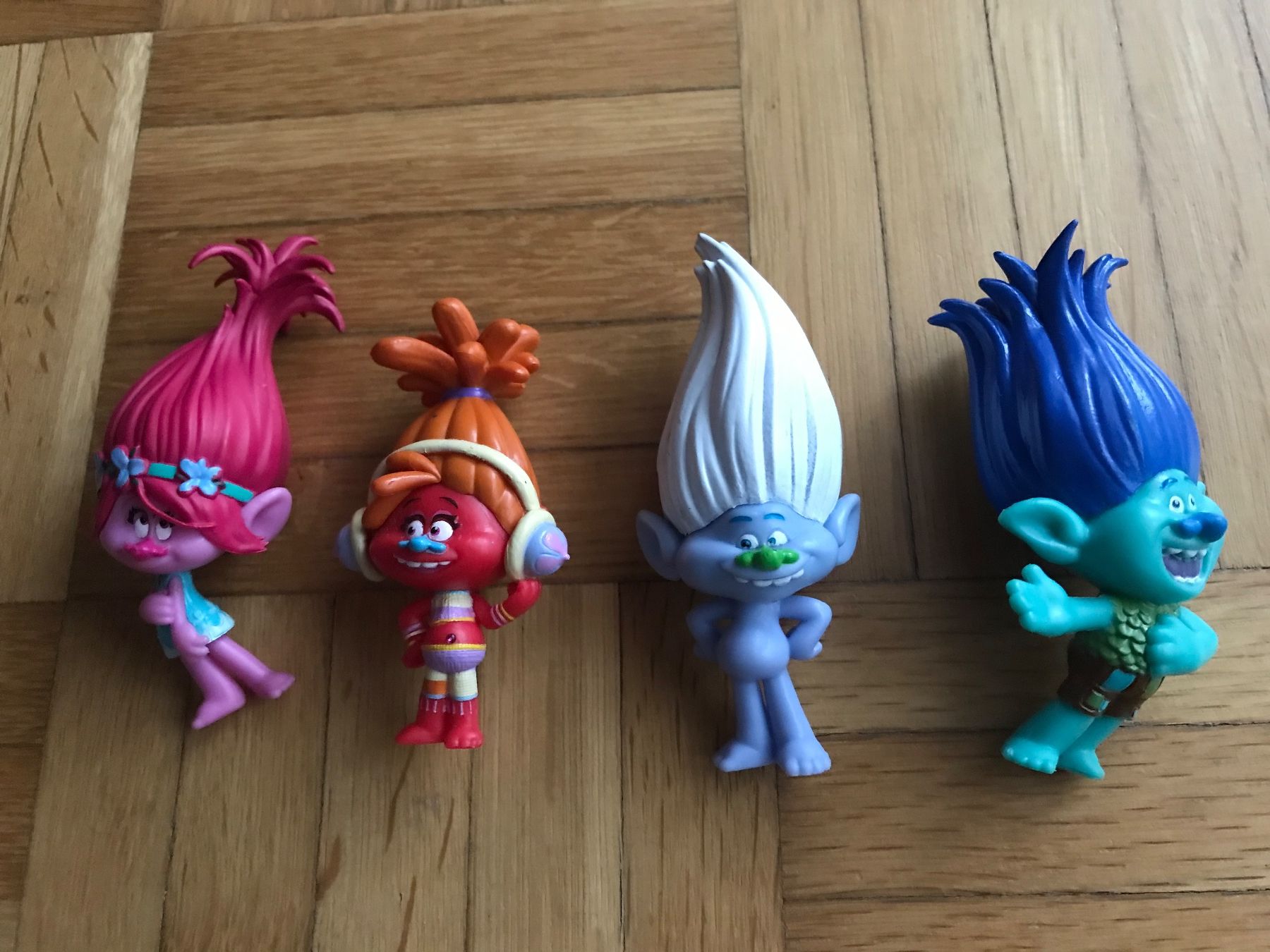 Hasbro Giocattoli: Hasbro Trolls Haus mit Licht und 4 Figuren – Usato da Emmenbrücke venduto da Hathor123 9