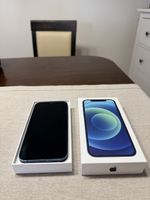 Smartphone Apple iPhone 12 bleu en bon état avec boîte