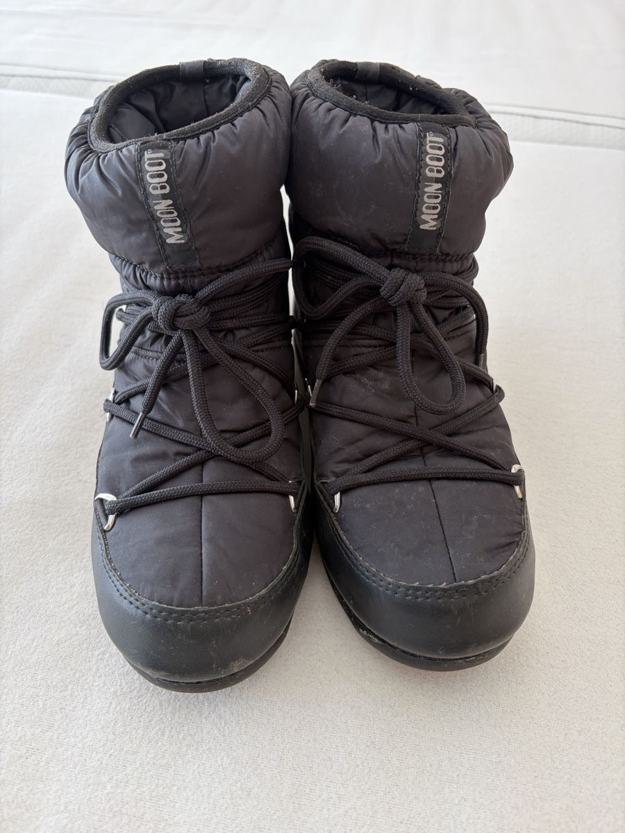 Moon Boot Scarpe da uomo: Moon Boot Winterschuhe schwarz Gr. 39 – Usato da Zermatt venduto da michuti78 1