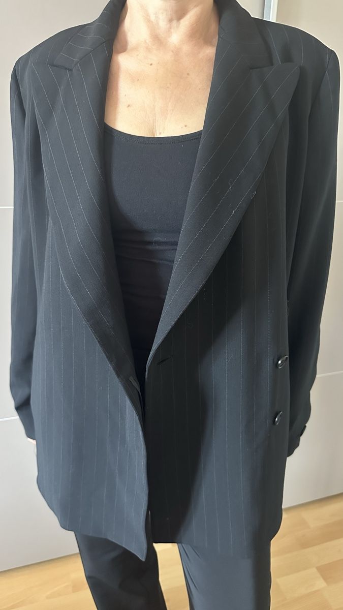 Max Mara Jacken: Veste Max Mara rayee noir taille 44 – Neu (gemäss Beschreibung) aus Vuippens von ale_6gkb 2