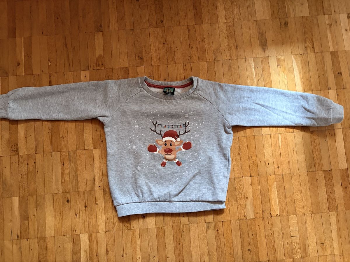 Pullover & Sweatshirts: Weihnachtspulli Grösse 122 – Gebraucht aus Basel von Dumbolino1