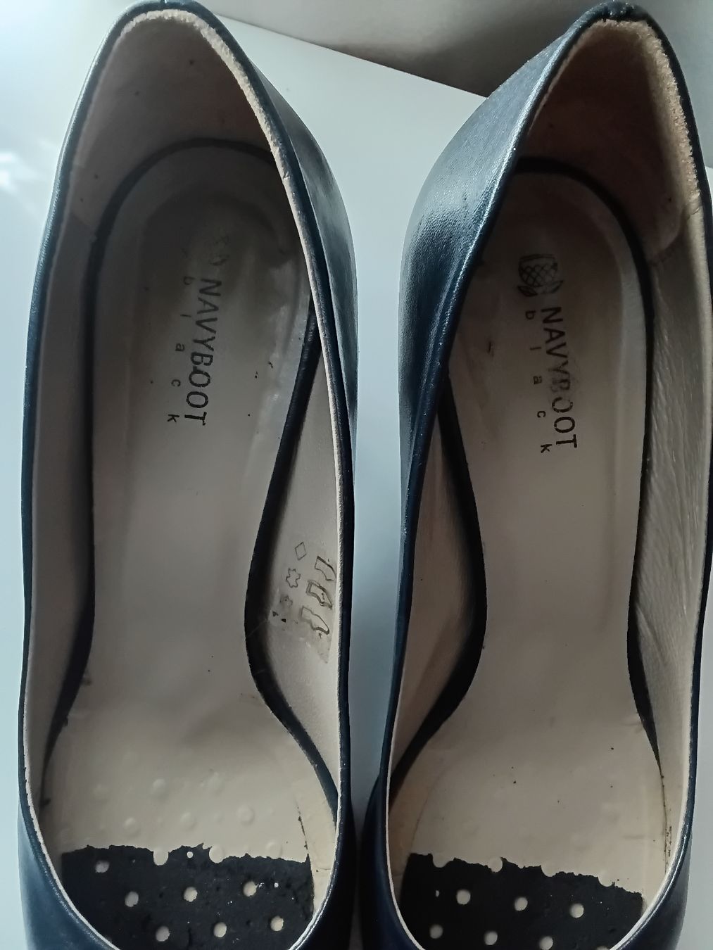 Navyboot Scarpe da donna: NAVYBOOT dark blue leather heels size 38 used condition – Usato da Immensee venduto da vgitter 9