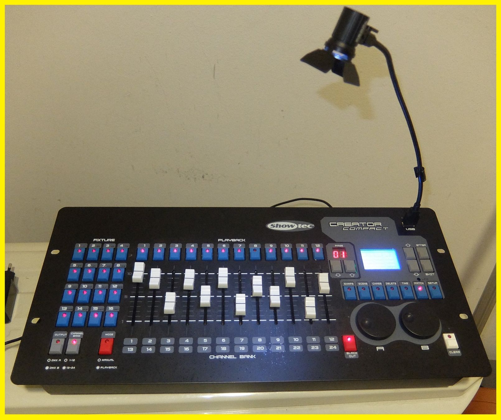 Showtec Sistema di controllo: Showtec Creator Compact Moving Light Controller – Usato da Basel venduto da Elektronik_Markt