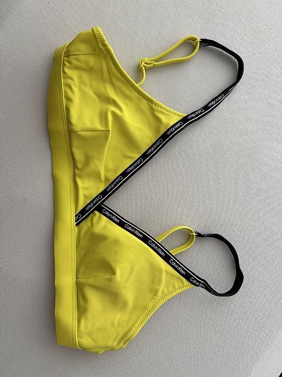Maillots de bain & Bikinis: Calvin Klein Bikini Oberteil – D'occasion à Adliswil par Ursula8102