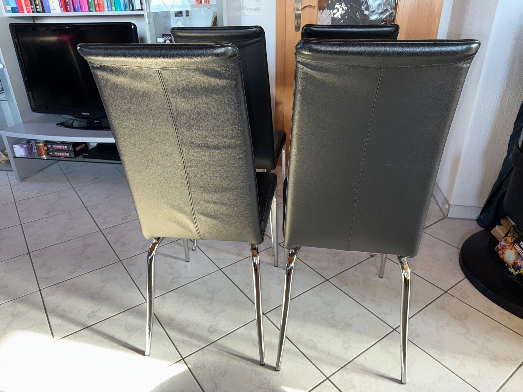 Sedie: 4 sehr bequeme schwarze Leder Stühle – Usato da Grosswangen venduto da Second_hand_paradise 7