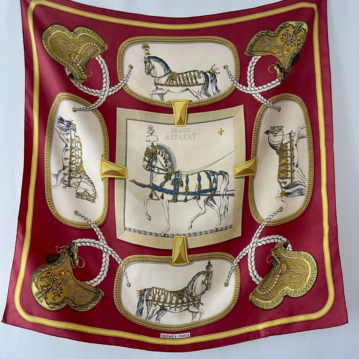 Hermès Foulard & Sciarpe: HERMES Vintage Silk Scarf – Usato da Emmen venduto da Avviivva_Com2023