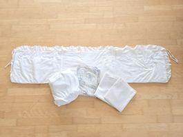 Baby Gitterbett Kopfschutz und Bettwäsche