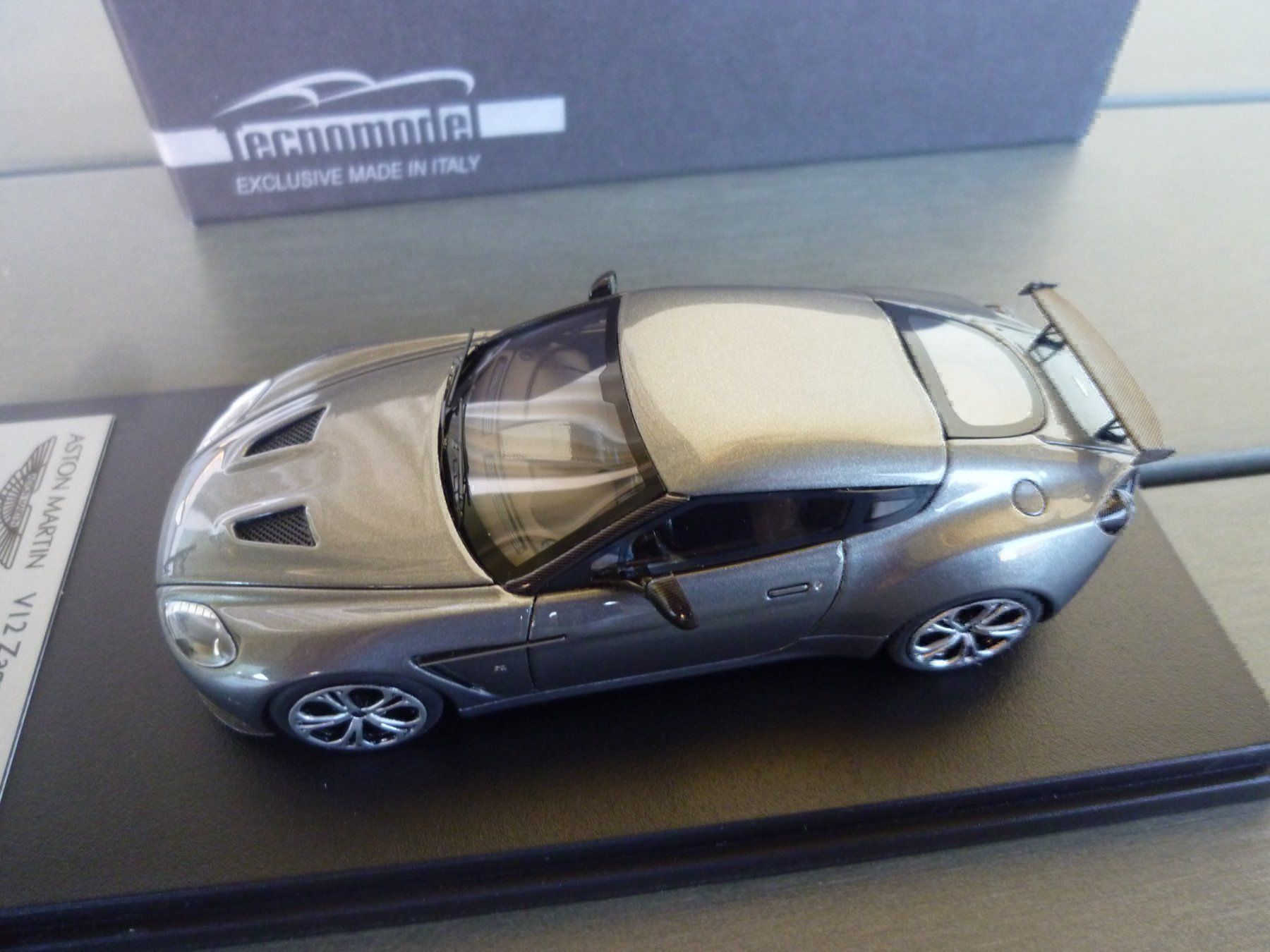Modellini d'auto: Aston Martin V12 Zagato – Nuovo e nell'imballaggio originale da Flawil venduto da Imperiosud 5