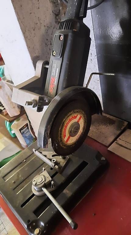 Alle Werkzeuge: Hausflohmarkt – Gebraucht aus Kräiligen von Proficar
