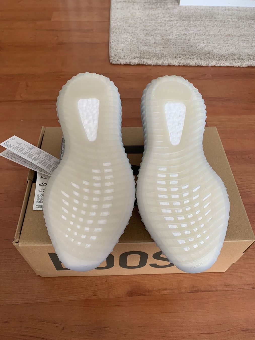 Adidas Herrenschuhe: Yeezy Boost 350 V2 Blue Tint – Neu und originalverpackt aus Schaan von Cre_atur59 2