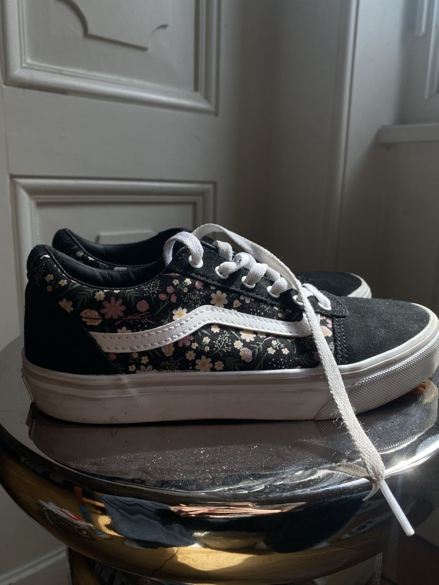 Vans Schuhe für Mädchen: Vans Sneaker Gr. 35, mit Blumenmuster. – Neu (gemäss Beschreibung) aus Bern von lunalea69