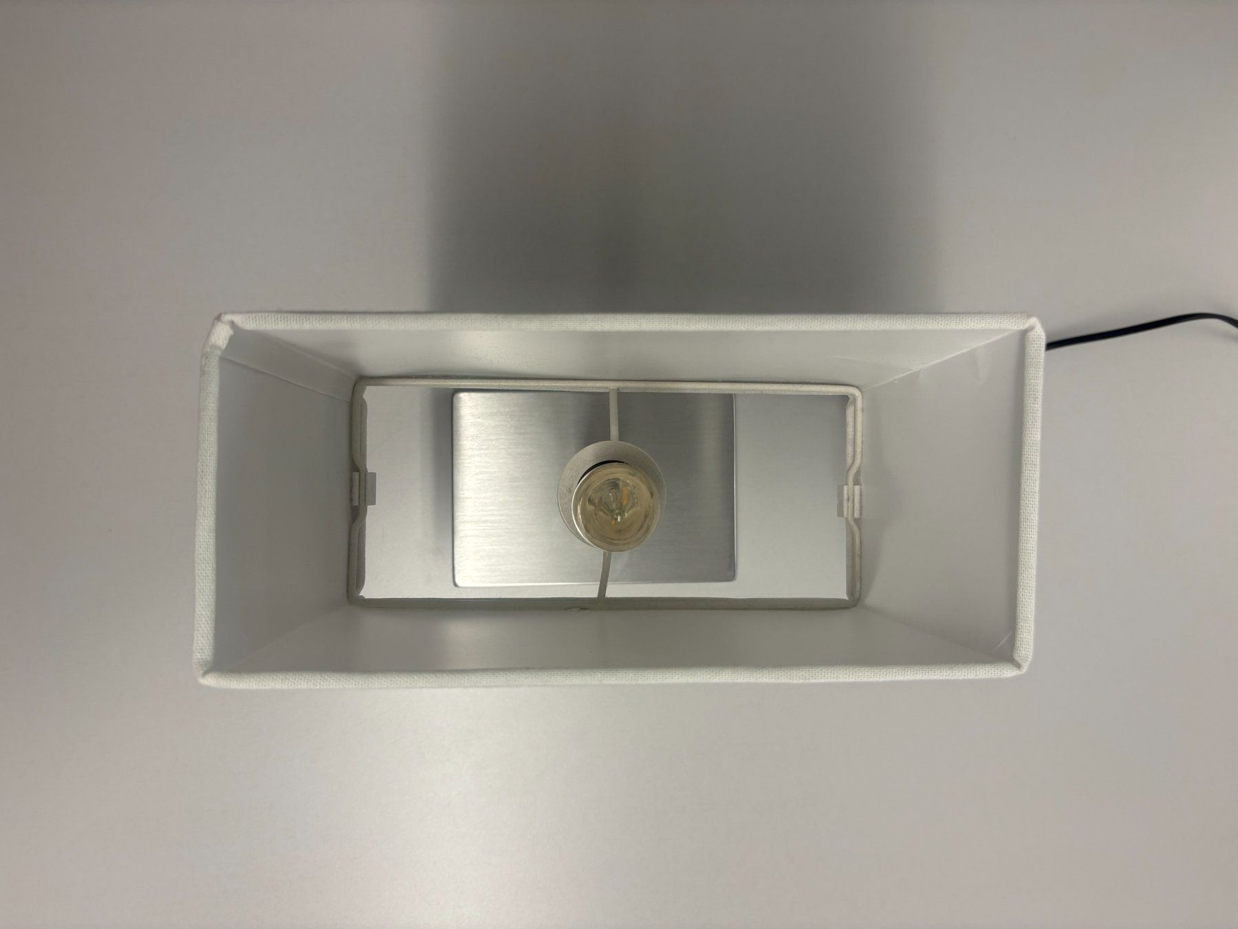 Lampade: Nachttischlampe weiss – Usato da Hildisrieden venduto da eLuterbachAG 2