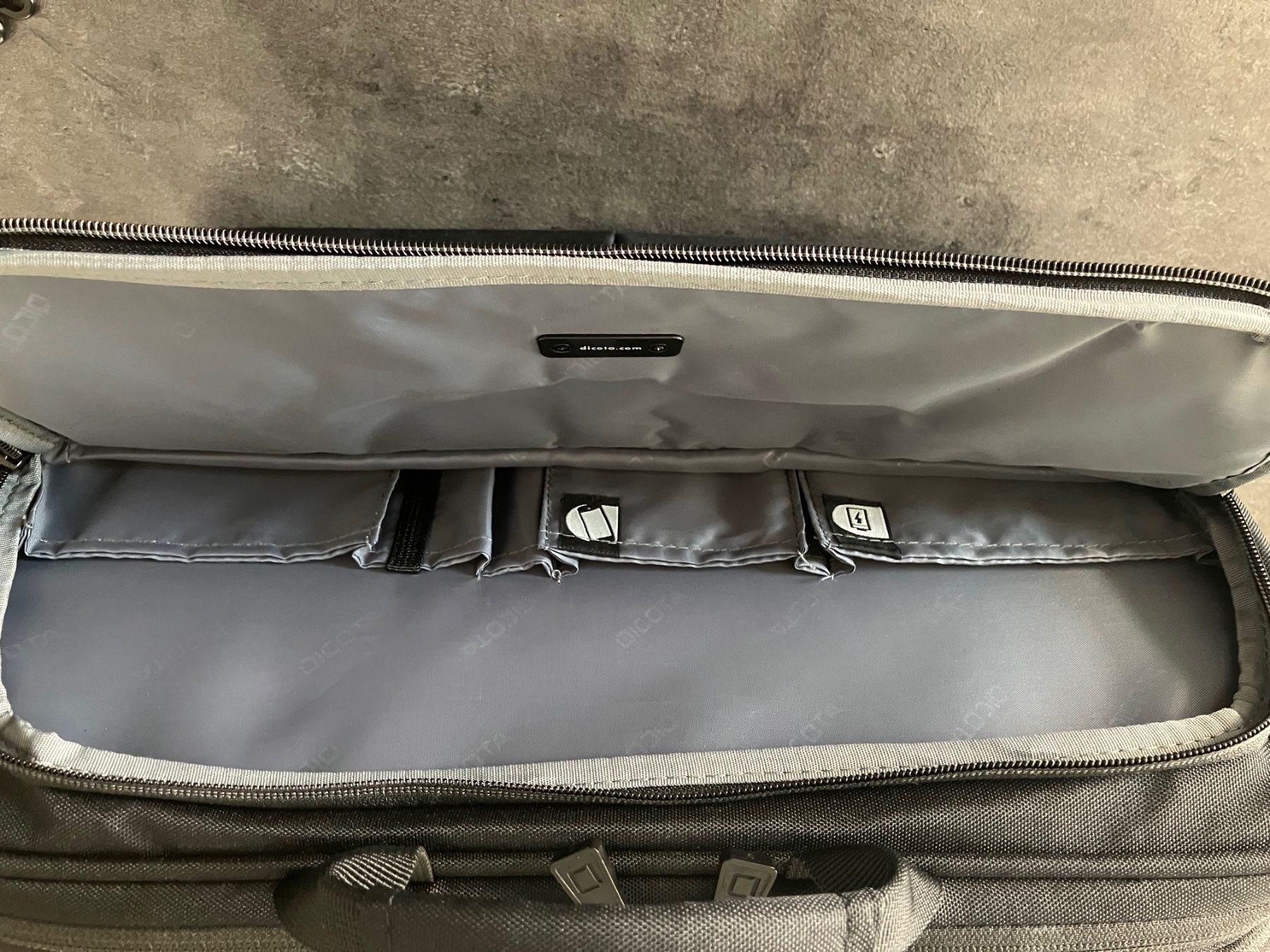 Borse: Dicota Laptop Tasche NEU – Nuovo e nell'imballaggio originale da Sempach venduto da ot.ric 8