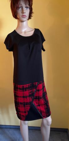 KLEID VON LAURA CLEMENT 36-38 ROT SCHWARZ
