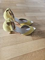 Sommerliche Pumps in Gelb mit goldenen Akzenten - Gr 38