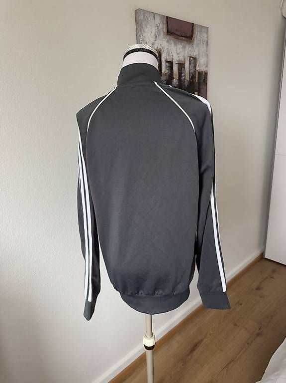 Adidas Pullover & Sweatshirts: ZIP Adidas Pullover Gr. 38 – Gebraucht aus Schaffhausen von Fixier 3