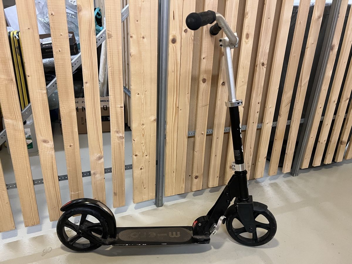 Micro Kickboard: Micro Scooter, Schwarz – Usato da Altendorf venduto da ccfmueller1 1