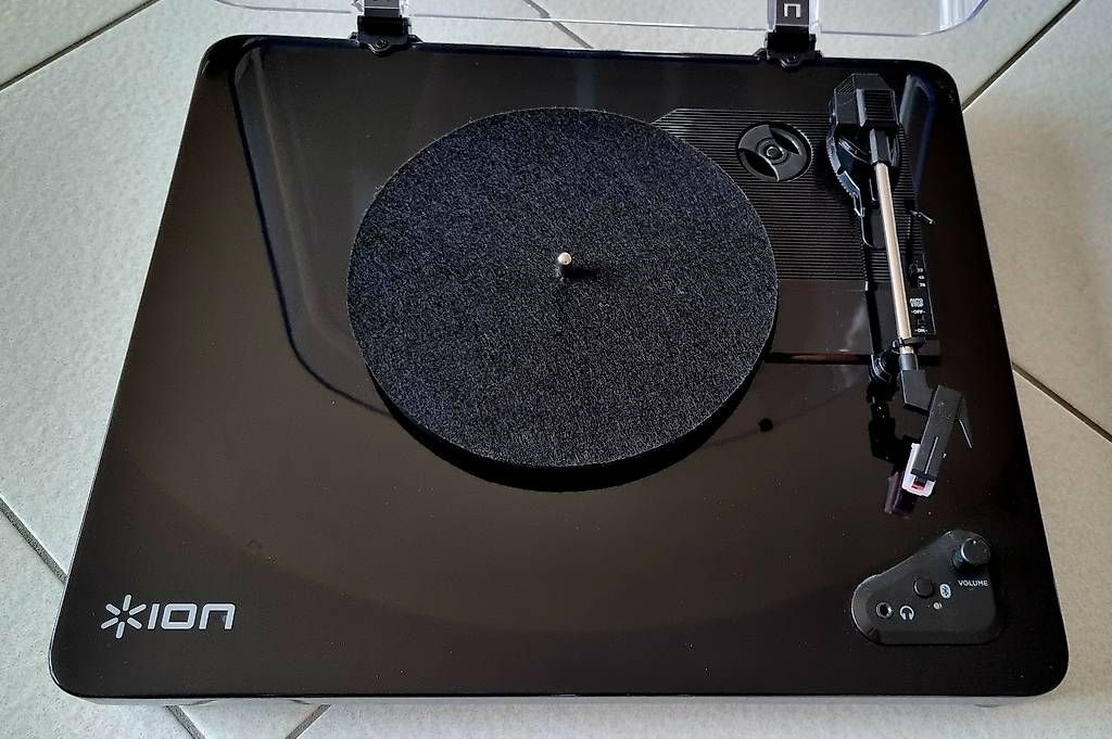 Giradischi: Platine Vinyle ION Air LP - Bluetooth - État Impeccable! – Usato da Chez-le-Bart venduto da Rouz 1