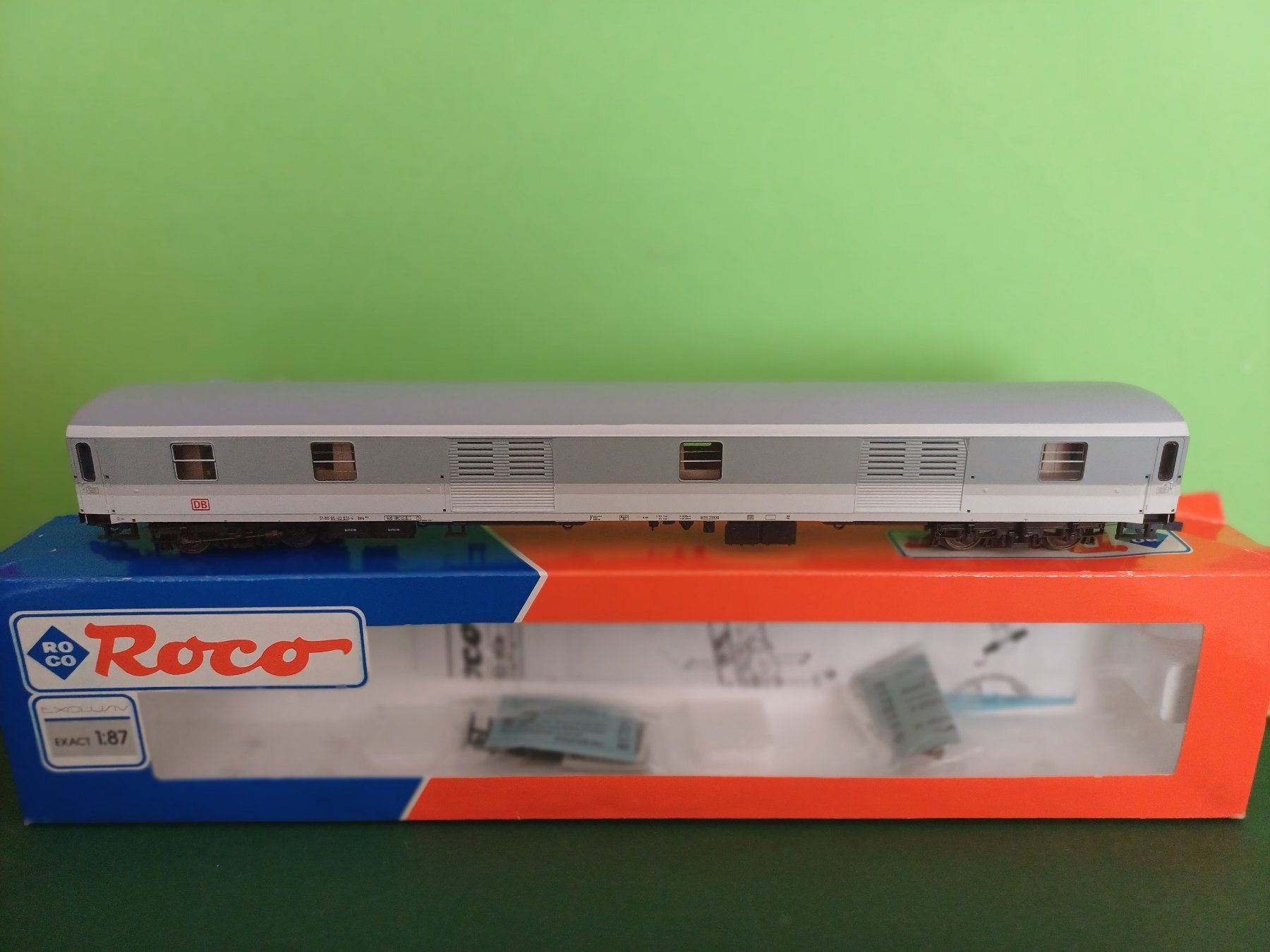 Roco Modellini di ferrovie: Roco Gepäckwagen der DB – Usato da Bassersdorf venduto da darki77