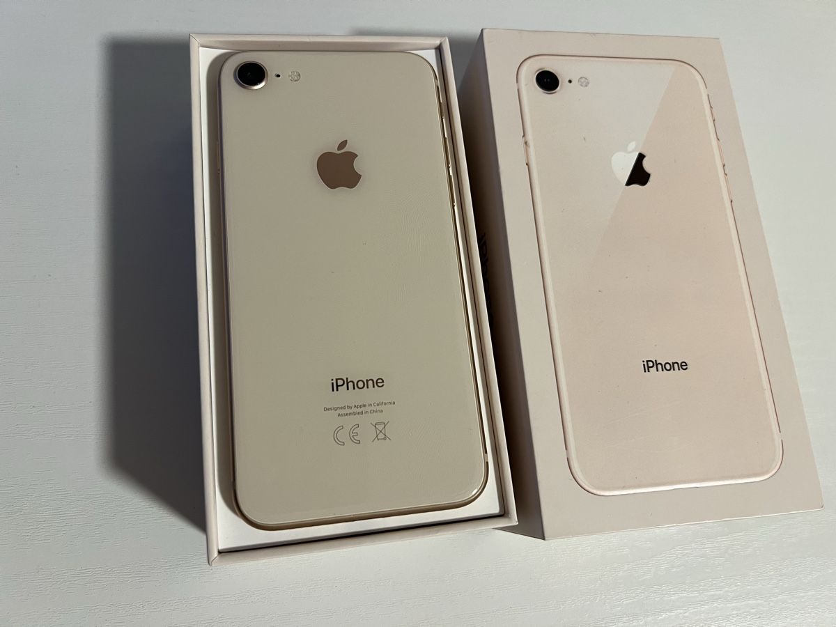 Apple Telefoni cellulari / Smartphones: iPhone 8 Gold 64 GB zu verkaufe – Usato da Adliswil venduto da Pacifoll
